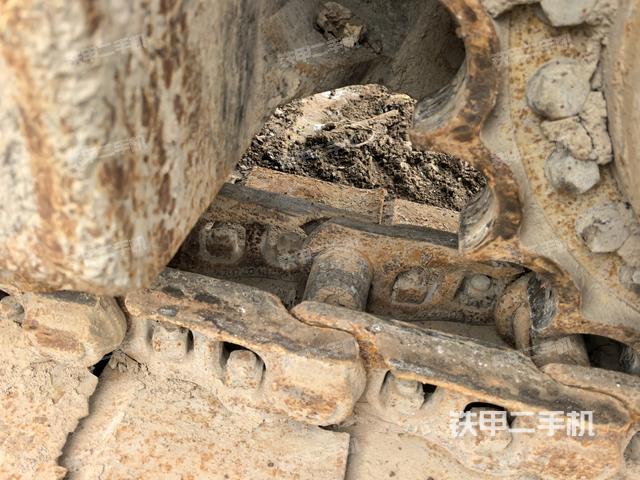 右側(cè)履帶整體(行走機(jī)構(gòu)) 右側(cè)履帶整體(行走機(jī)構(gòu))