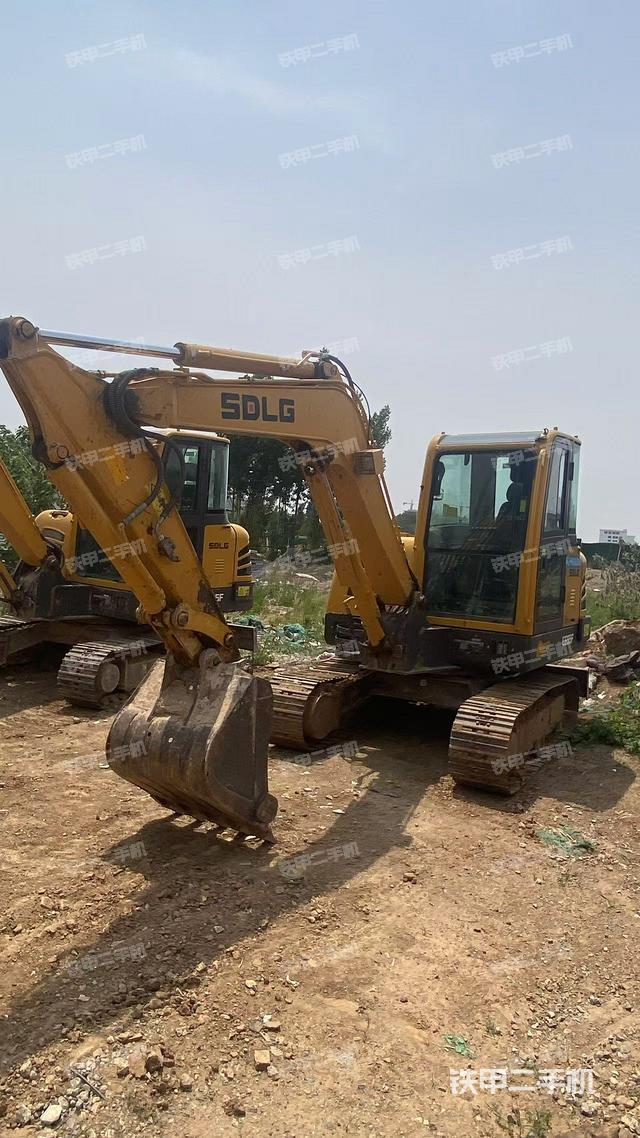 山東臨工E6255F挖掘機(jī)