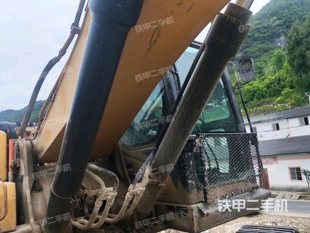 大臂油缸整體?豎拍(工作和回轉(zhuǎn)裝置) 大臂油缸整體?豎拍(工作和回轉(zhuǎn)裝置)