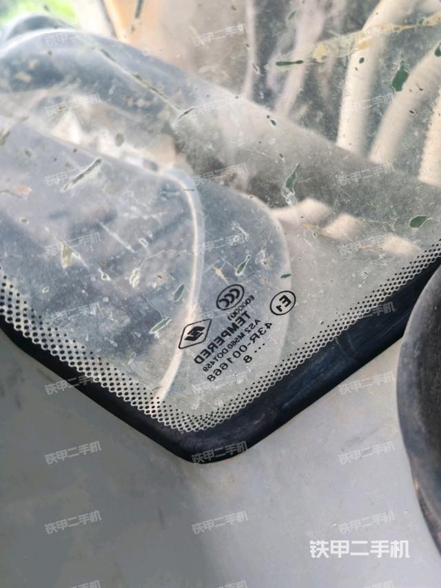 駕駛室正側(cè)(駕駛室部分) 駕駛室正側(cè)(駕駛室部分)