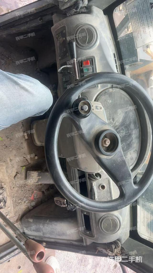 駕駛室工作臺（整機(jī)外觀及大件）