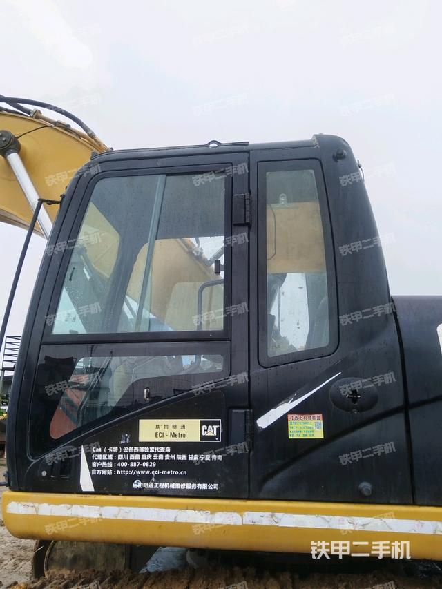 駕駛室左后45度(駕駛室部分) 駕駛室左后45度(駕駛室部分)