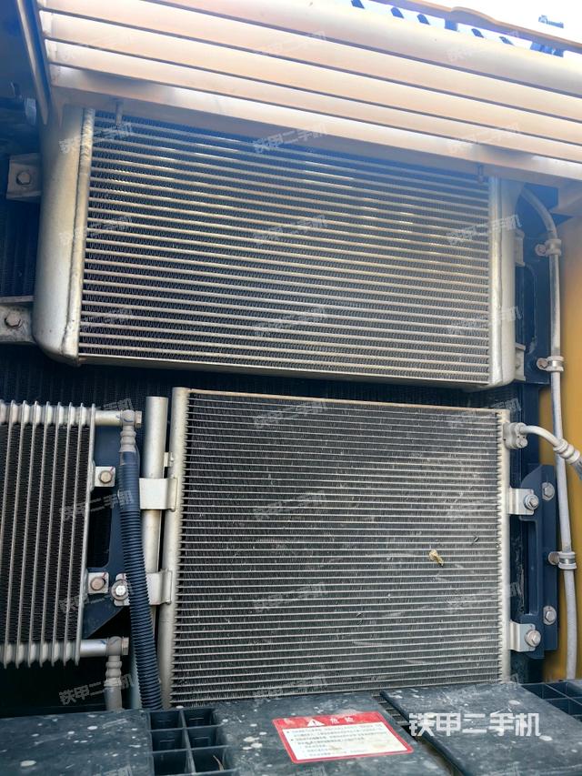 散熱器正面（大件艙室）