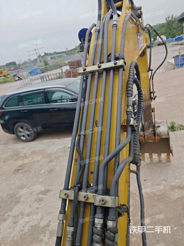 大臂背部俯視(工作和回轉裝置) 大臂背部俯視(工作和回轉裝置)