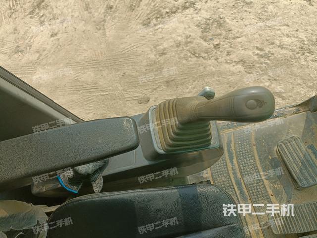 座椅左側(cè)控制臺/音響/含左手柄（駕駛室部分）