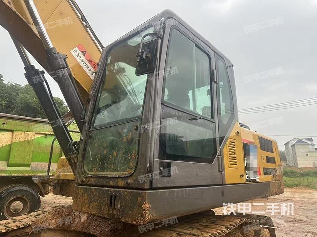 雷沃重工FR200E2挖掘機(jī)