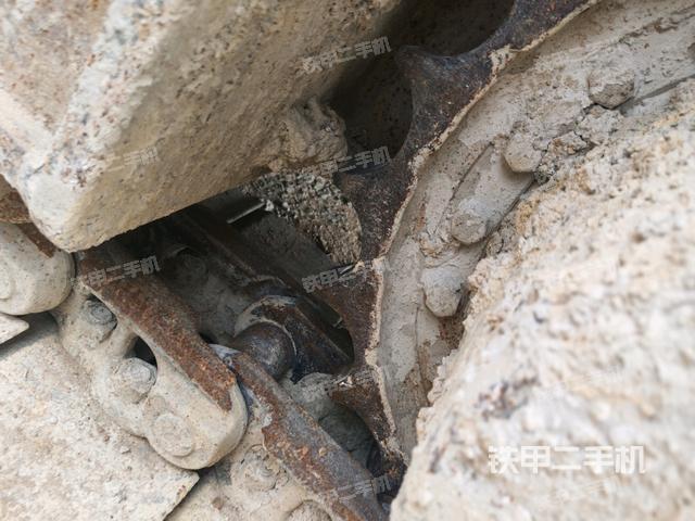 左側(cè)行走馬達(dá)蓋板(行走機(jī)構(gòu)) 左側(cè)行走馬達(dá)蓋板(行走機(jī)構(gòu))