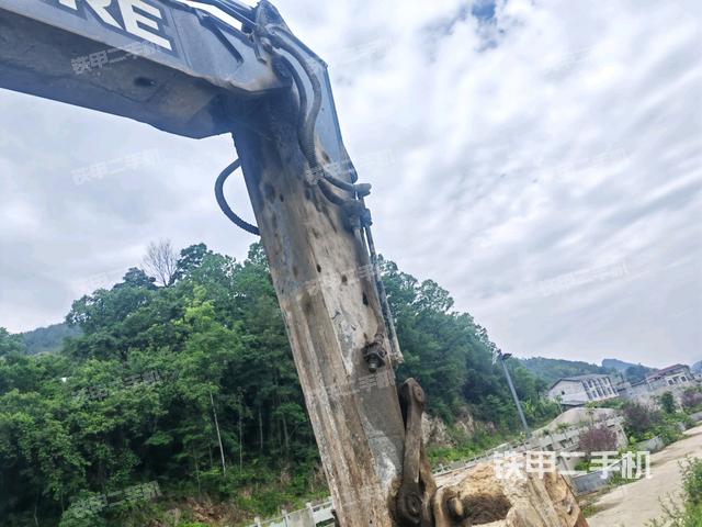 小臂整體左后(工作和回轉(zhuǎn)裝置) 小臂整體左后(工作和回轉(zhuǎn)裝置)