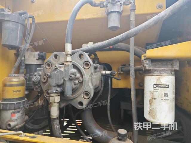 液壓泵斜45?右(大件艙室) 液壓泵斜45?右(大件艙室)