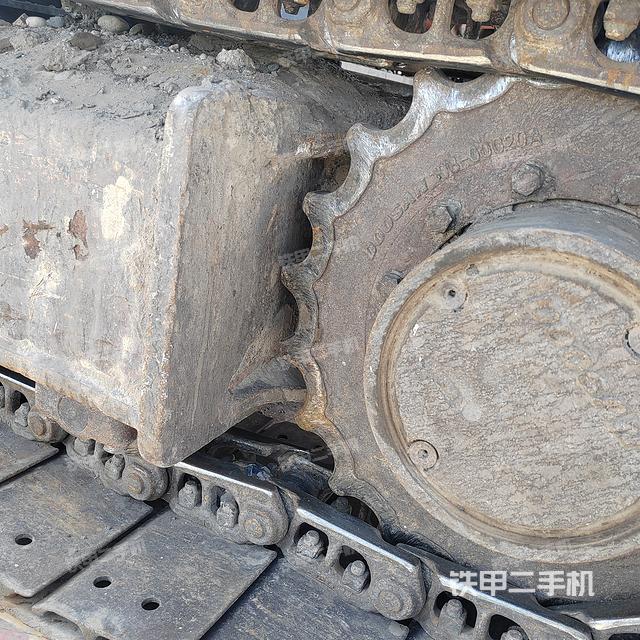 单侧履带整体（整机外观）