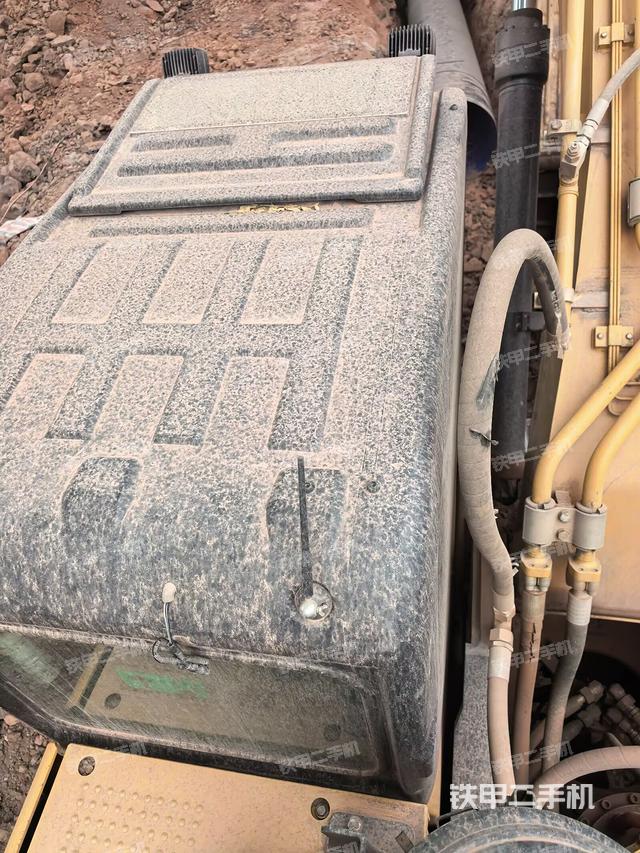 驾驶室顶部（整机外观）