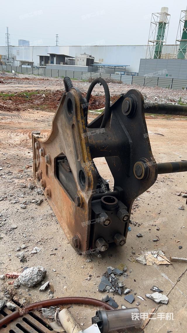 整机右侧（设备外观及核心部件）