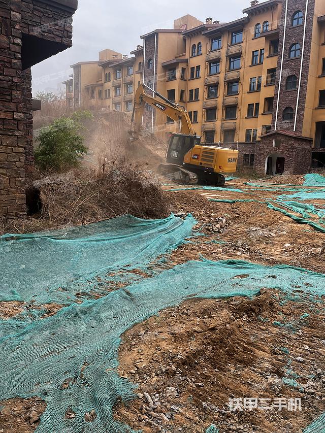 回转马达和主控阀（整机外观）