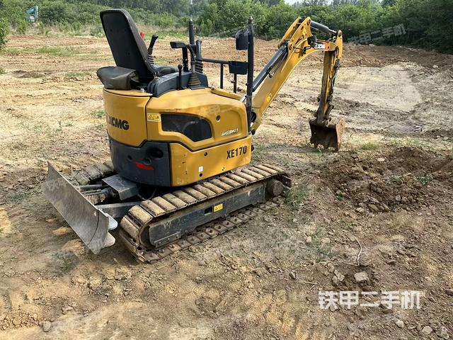 整機(jī)右后45°(整機(jī)外觀) 整機(jī)右后45°(整機(jī)外觀)