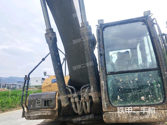 大臂油缸整體?豎拍(工作和回轉(zhuǎn)裝置) 大臂油缸整體?豎拍(工作和回轉(zhuǎn)裝置)