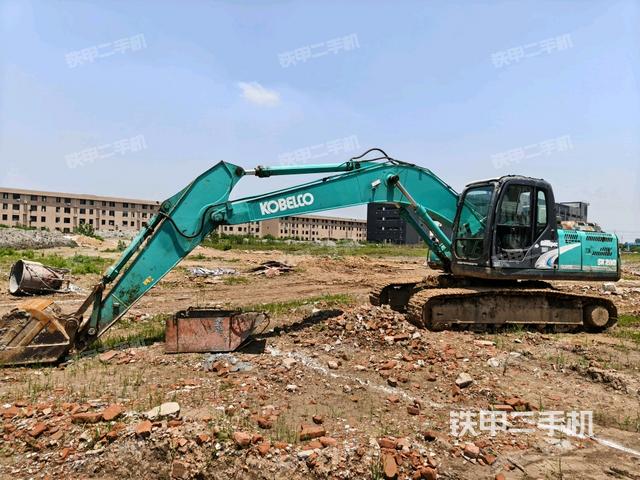 神鋼SK200-8挖掘機(jī)