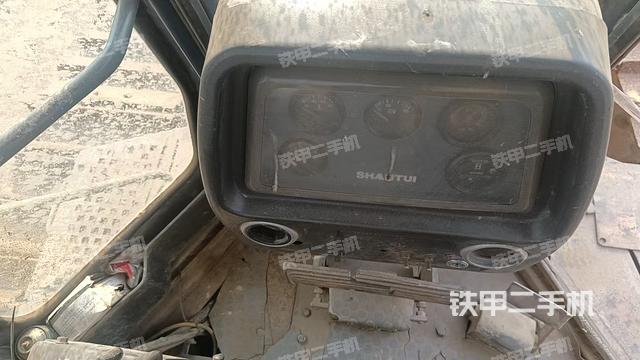 驾驶室操作台（设备外观及核心部件）