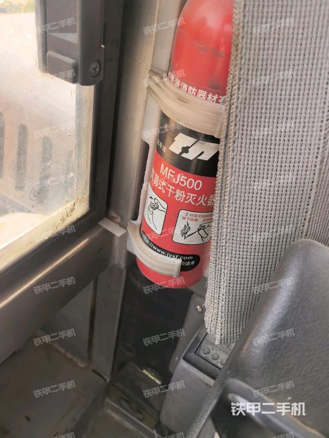 后窗玻璃角标(驾驶室部分) 后窗玻璃角标(驾驶室部分)