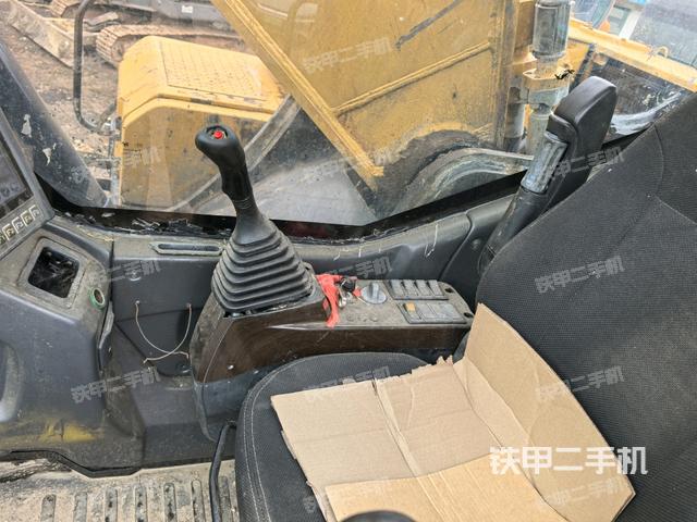 后窗玻璃角標(biāo)(駕駛室部分) 后窗玻璃角標(biāo)(駕駛室部分)
