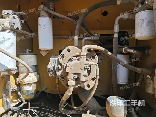 液壓泵斜45?右(大件艙室) 液壓泵斜45?右(大件艙室)