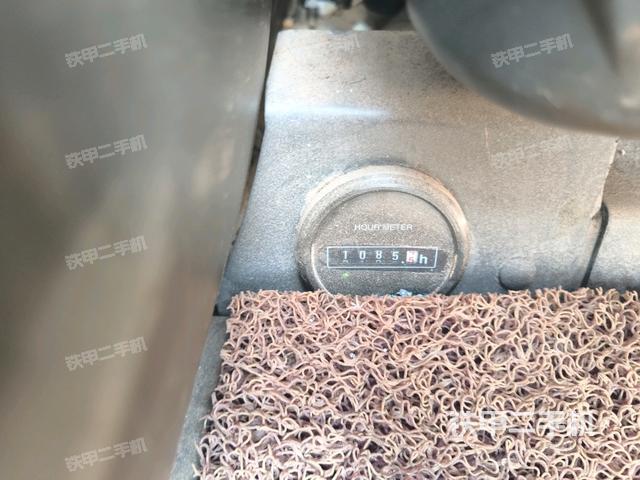 后窗玻璃角標(駕駛室部分) 后窗玻璃角標(駕駛室部分)