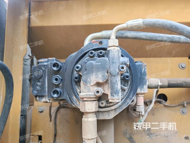 液壓泵斜45?左(大件艙室) 液壓泵斜45?左(大件艙室)
