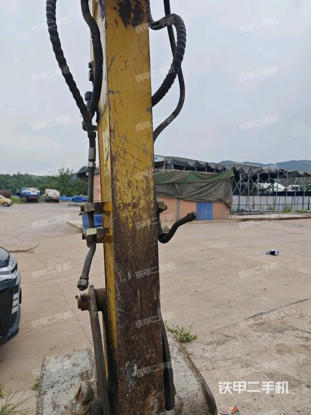 小臂整體左后(工作和回轉裝置) 小臂整體左后(工作和回轉裝置)