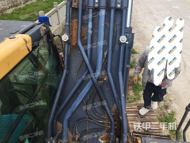 大臂背部俯視(工作和回轉(zhuǎn)裝置) 大臂背部俯視(工作和回轉(zhuǎn)裝置)