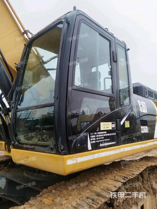 駕駛室左前45度(駕駛室部分) 駕駛室左前45度(駕駛室部分)