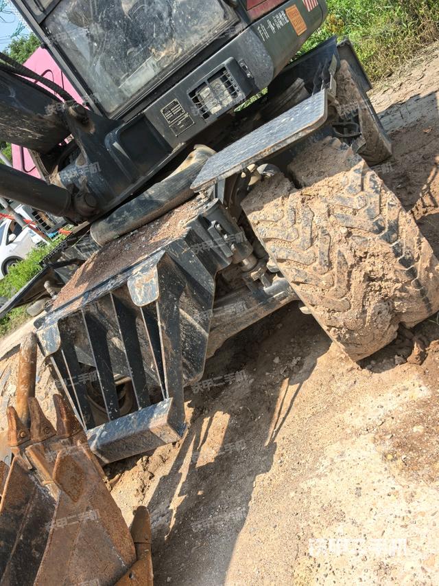 右驱动轮(行走机构) 右驱动轮(行走机构)