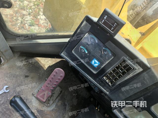 儀表盤(駕駛室部分) 儀表盤(駕駛室部分)