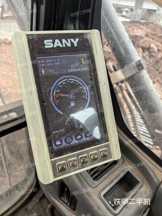 驾驶室整体（整机外观）