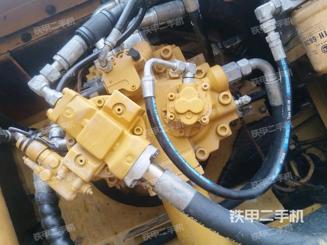 液壓泵斜45?左(大件艙室) 液壓泵斜45?左(大件艙室)