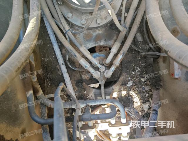 中央回轉(zhuǎn)接頭特寫(上車部件) 中央回轉(zhuǎn)接頭特寫(上車部件)