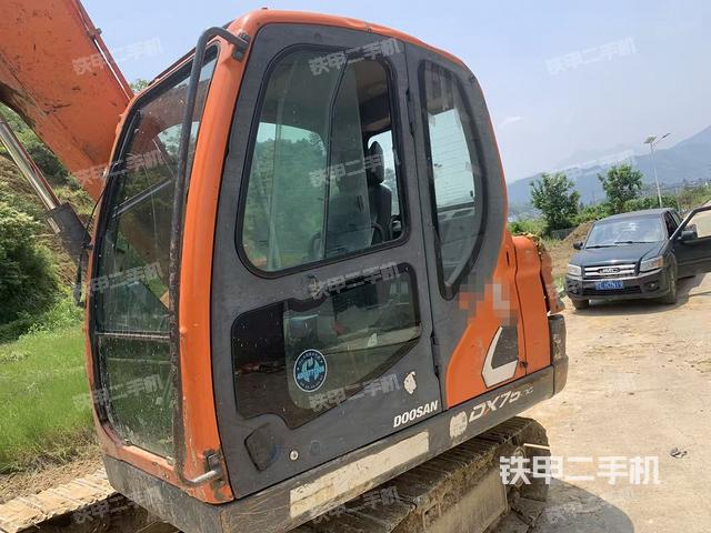 斗山DX75-9C挖掘機(jī)