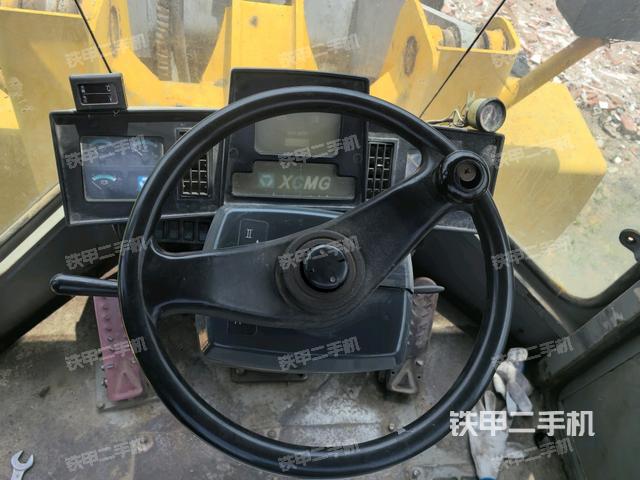 前擋風(fēng)玻璃標(biāo) (駕駛室部分) 前擋風(fēng)玻璃標(biāo) (駕駛室部分)
