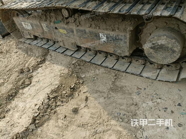 左側(cè)履帶整體?(行走機(jī)構(gòu)) 左側(cè)履帶整體?(行走機(jī)構(gòu))