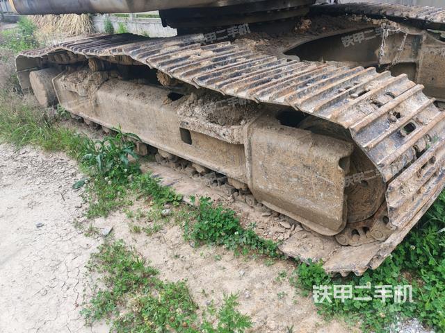 左側(cè)履帶整體?(行走機(jī)構(gòu)) 左側(cè)履帶整體?(行走機(jī)構(gòu))