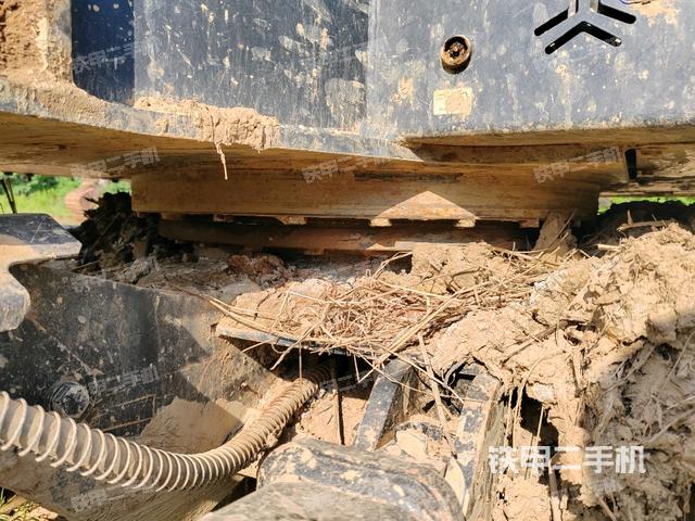 轉(zhuǎn)盤和下車架正前(工作和回轉(zhuǎn)裝置) 轉(zhuǎn)盤和下車架正前(工作和回轉(zhuǎn)裝置)
