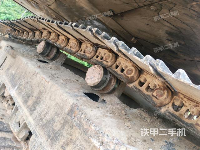 左側(cè)行走馬達蓋板(行走機構(gòu)) 左側(cè)行走馬達蓋板(行走機構(gòu))