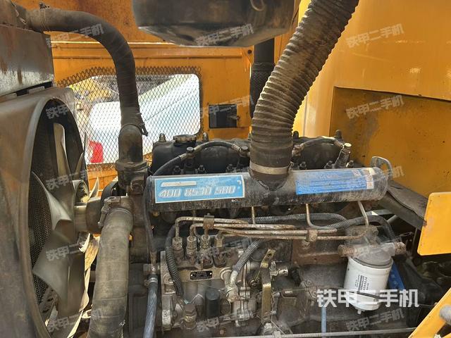 發(fā)動(dòng)機(jī)右側(cè)(整機(jī)外觀及大件) 發(fā)動(dòng)機(jī)右側(cè)(整機(jī)外觀及大件)