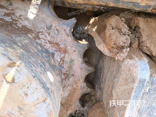 右側(cè)履帶整體(行走機構(gòu)) 右側(cè)履帶整體(行走機構(gòu))