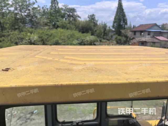駕駛室正側(cè)(駕駛室部分) 駕駛室正側(cè)(駕駛室部分)