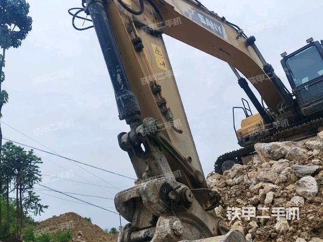 小臂整體左后(工作和回轉(zhuǎn)裝置) 小臂整體左后(工作和回轉(zhuǎn)裝置)