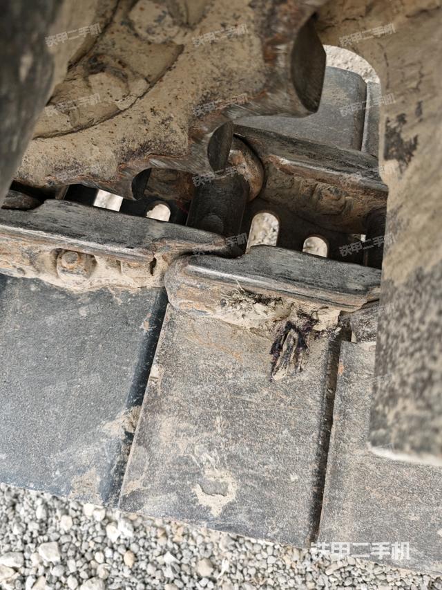 右側(cè)履帶整體(行走機(jī)構(gòu)) 右側(cè)履帶整體(行走機(jī)構(gòu))