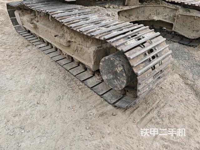 左側(cè)履帶整體?(行走機(jī)構(gòu)) 左側(cè)履帶整體?(行走機(jī)構(gòu))