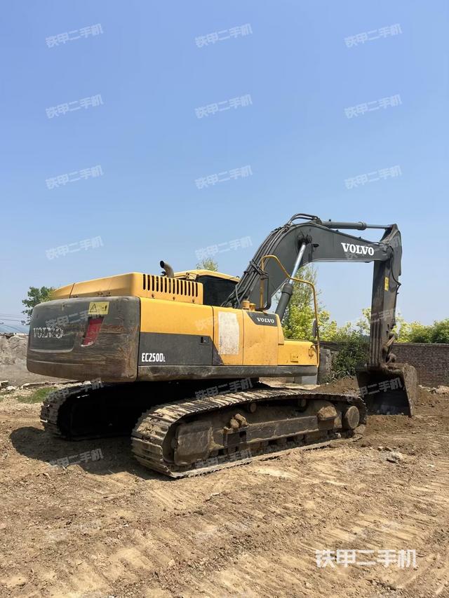 整机右后45°(整机外观) 整机右后45°(整机外观)