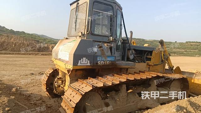 整机右后45°（设备外观及核心部件）