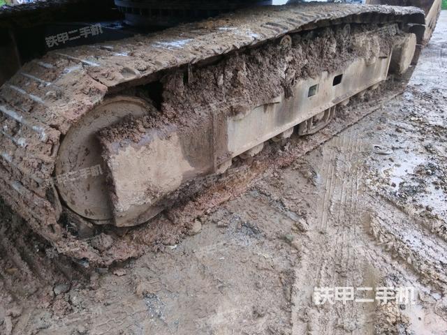 左側(cè)履帶整體?(行走機(jī)構(gòu)) 左側(cè)履帶整體?(行走機(jī)構(gòu))