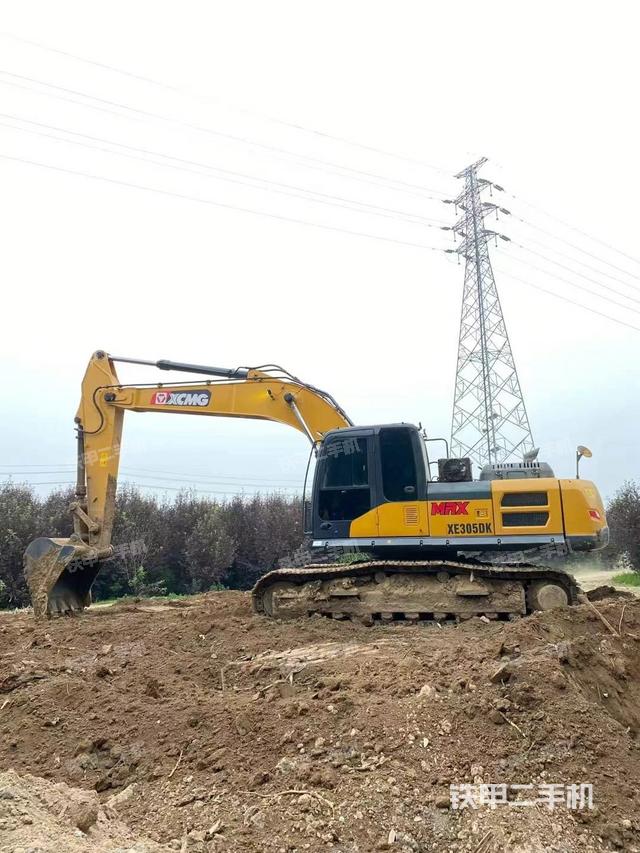 徐工XE270DK挖掘機